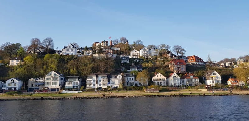Hamburg: Private Harbor Tour by Boat - Sun decks and panoramic salons