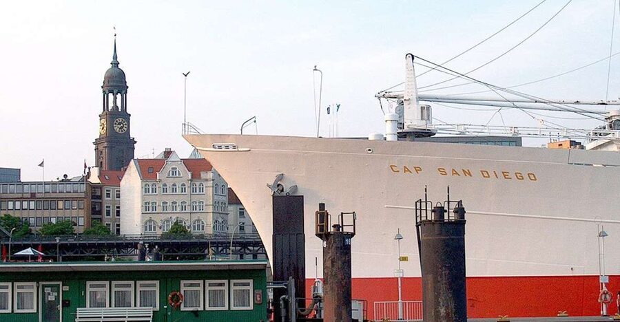 Hamburg: Traditional Harbor Tour with Commentary - Why Hamburg makes more sense from the Elbe