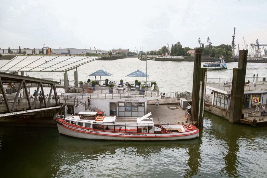 Hamburg: Traditional Harbor Tour with Commentary - The traditional launch and the historic warehouse district