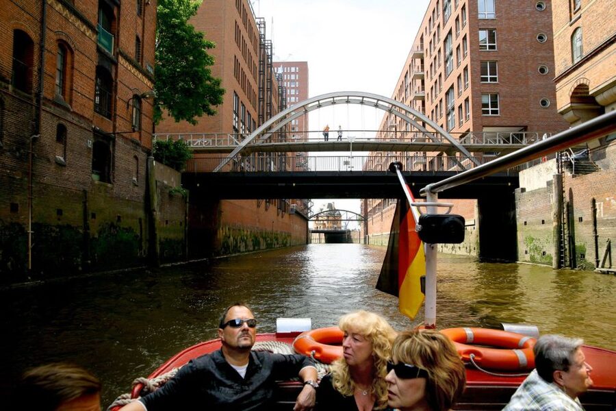 Hamburg: Traditional Harbor Tour with Commentary - Who should book this harbor cruise?