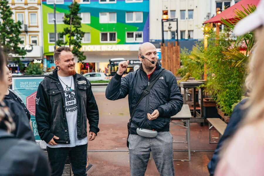 Hamburgs Highlights: Harbor Cruise & Reeperbahn Walking Tour - Große Freiheit and the end of the evening