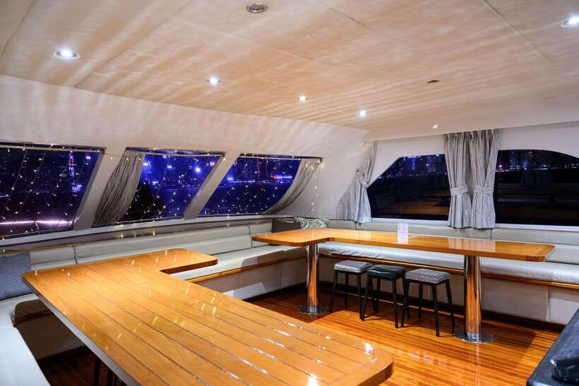 Hong Kong: Victoria Harbour Evening Cruise with Drinks - Timing, meeting point, and small practical details