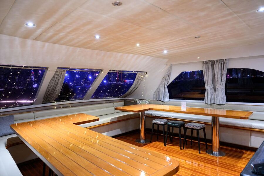Hong Kong: Victoria Harbour Evening Cruise with Drinks - Who should book this harbour cruise