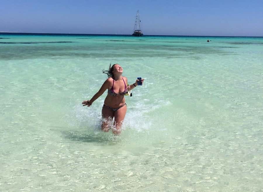 Hurghada: Luxury Orange Bay Cruise with Lunch and Pickup - How the boat affects your day