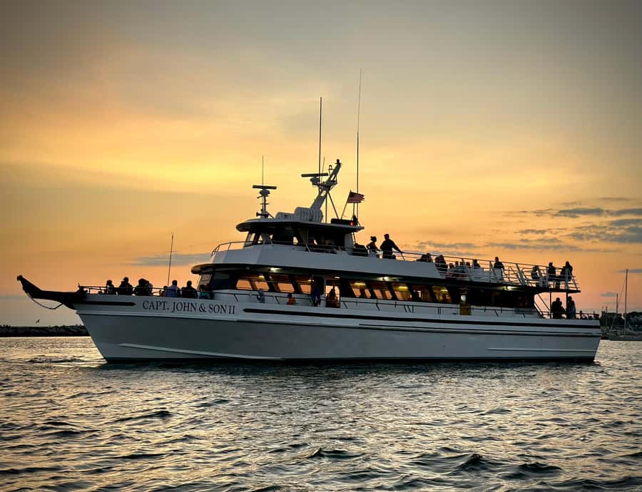 Hyannis: Hyannis Harbor Sunset Cruise - What the 75-minute Hyannis cruise is really about