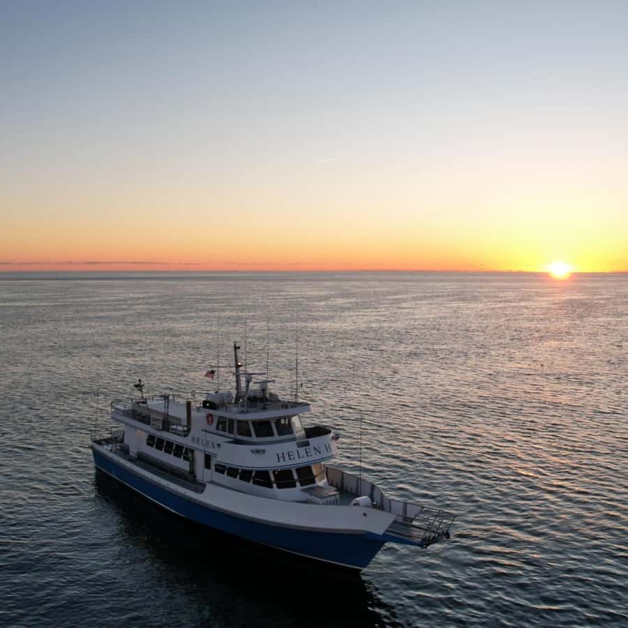 Hyannis: Hyannis Harbor Sunset Cruise - Leaving Hyannis Harbor for Hyannis Port