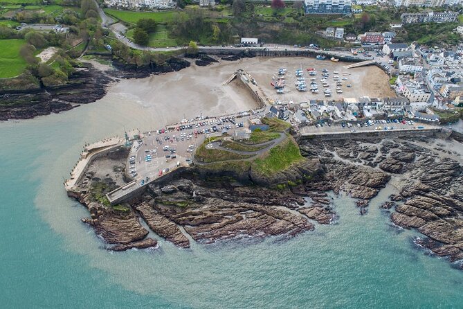 Ilfracombe Harbour: Ghost Tour - The Lady inside the George & Dragon