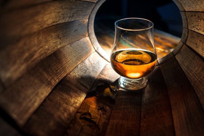 INVERGORDON PORT Tour Dunrobin, Dornoch & Distillery - Dornoch, cathedral, and time to browse