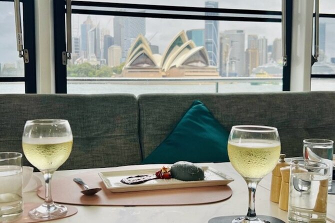 Journey Beyond All-Inclusive Sydney Harbour Dinner Cruise - How stable is the catamaran?