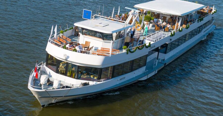 Linz: Harbor Cruise - What this short Linz cruise actually offers