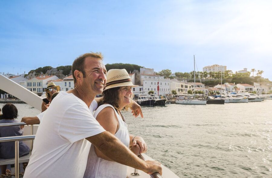 Mahon: Harbor Boat Tour with Underwater Viewing & Commentary - Why Mahón Harbor is best understood from the water