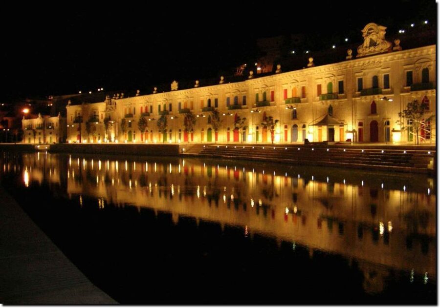 Malta: Marsamxett Harbour and Grand Harbour Cruise by Night - Valletta’s walls from the water