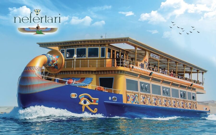 Marsa Alam: Nefertari Sunset Turtle Bay Cruise with Dinner - Costumes, throne photos, and the photography pitch
