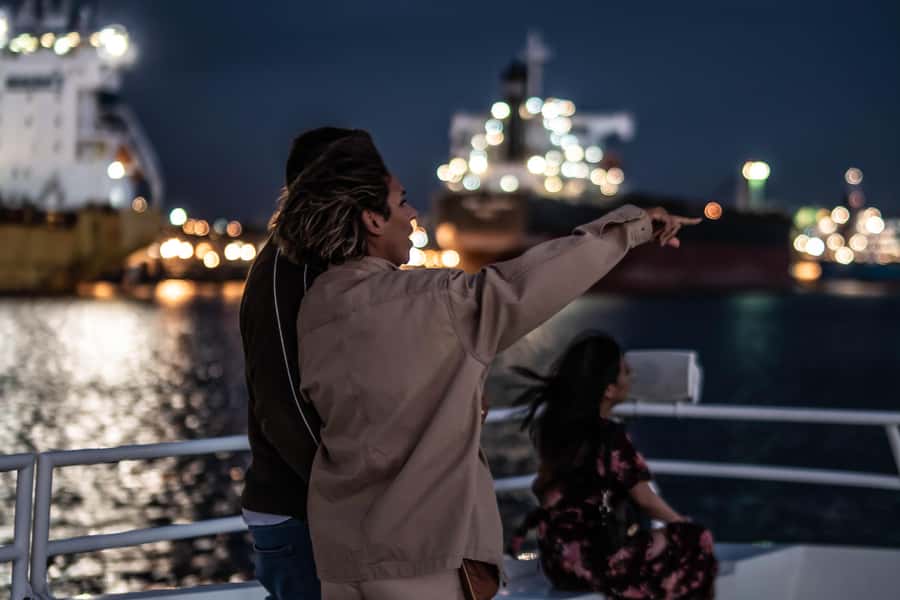 Newcastle: Harbour Dinner Cruise with Live Music - The three-course meal and what the price covers