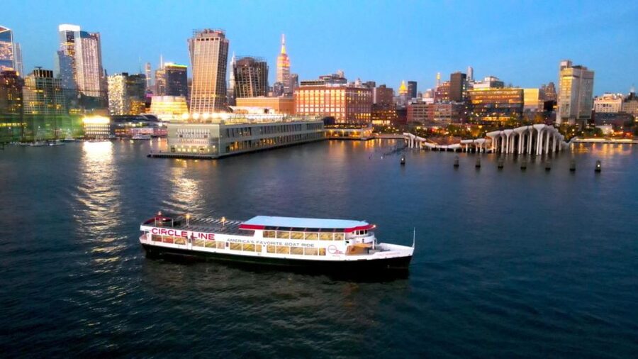 NYC: Circle Line 2h Harbor Lights Cruise Skip-The-Box-Office - Ellis Island and the Statue of Liberty approach