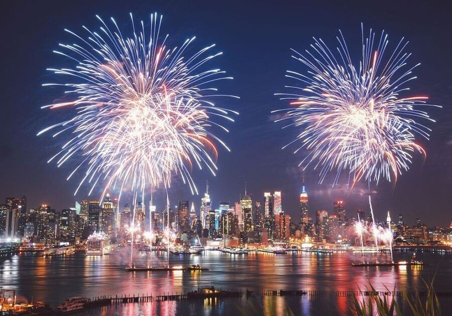 NYC: New Year's Eve Buffet Dinner Fireworks Harbor Cruise - Is $552 a fair price for this New York cruise?