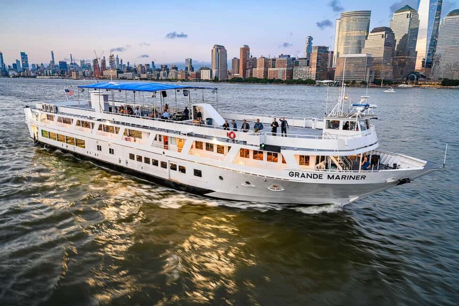 NYC: Sightseeing Harbor Cruise on the Grande Mariner - Why a harbor cruise works so well in New York