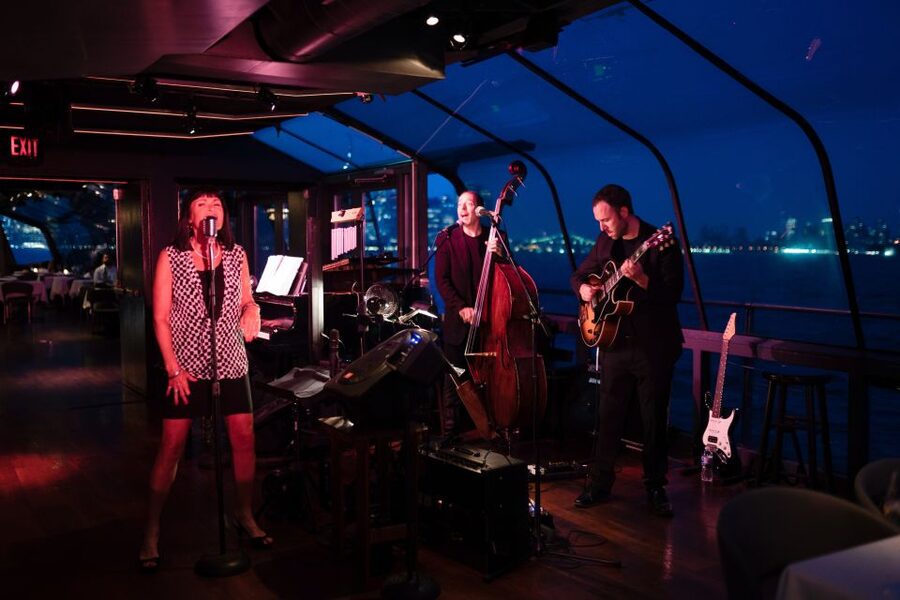 NYC: Thanksgiving Gourmet Lunch or Dinner Harbor Cruise - What arrives on the Thanksgiving menu