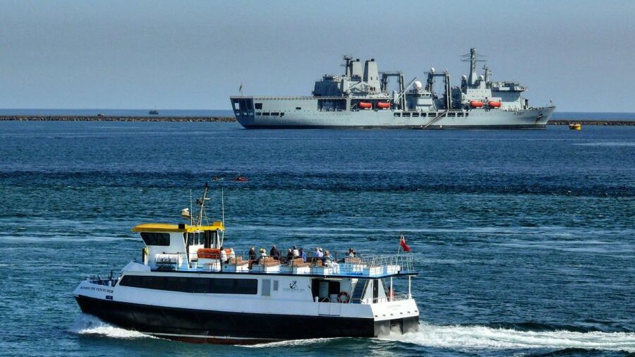 Plymouth: 1-Hour Scenic Harbour Cruise - Commentary, crew, and the pace of the trip