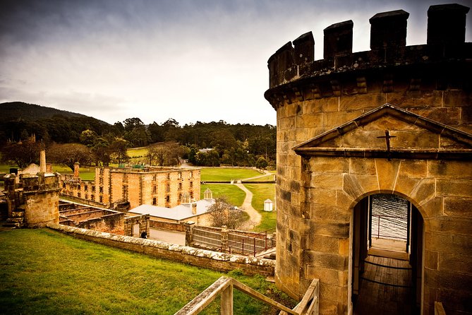 Port Arthur and Tasman Sights with Harbour Cruise - Hobart pickup and the morning ride