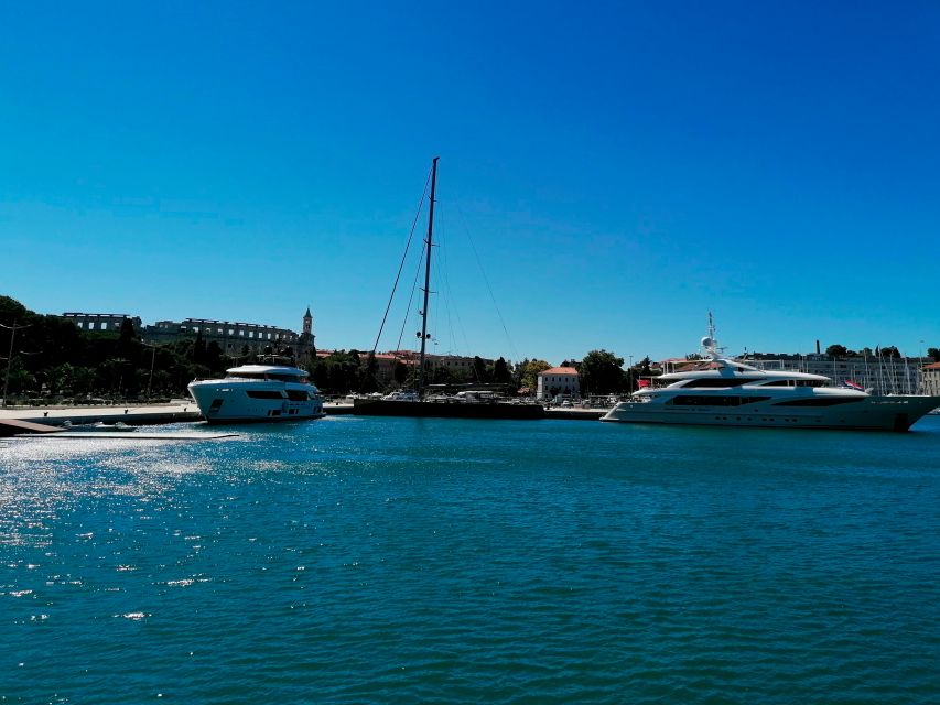 Pula: Harbor Cruise with unlimited Drinks - Punta Christo and the turn back
