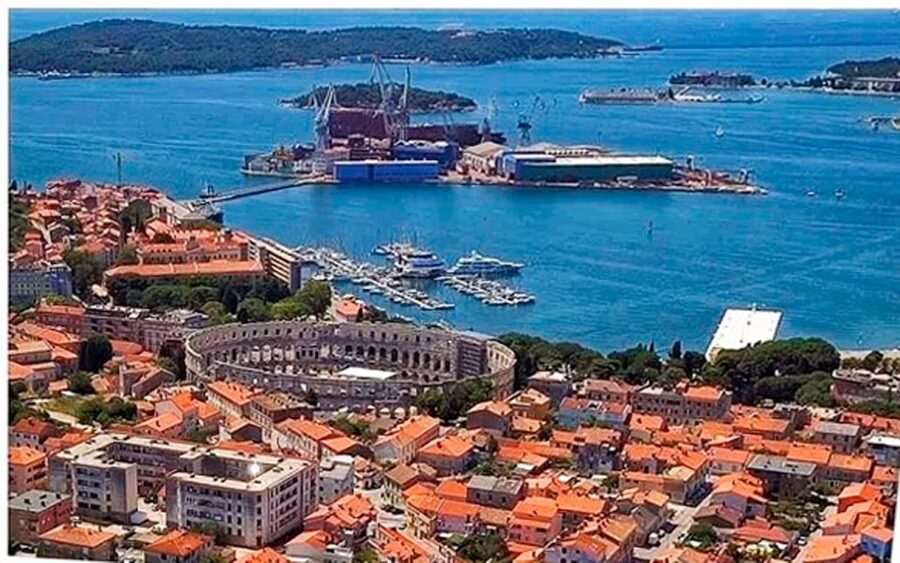 Pula: Harbor Cruise with unlimited Drinks - How much sightseeing information will you get?
