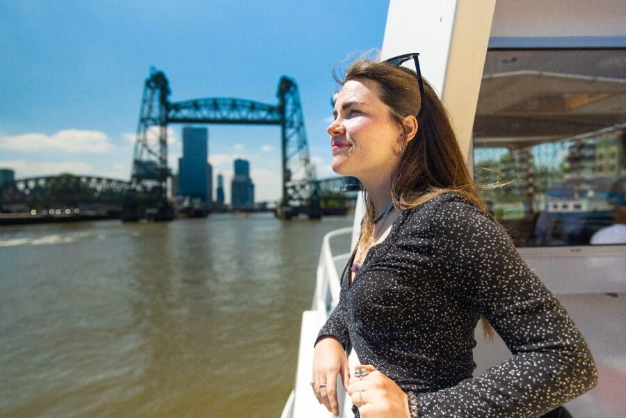 Rotterdam: Harbor Cruise with Live Guide - Open deck, salon, and onboard service