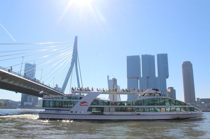 Rotterdam Harbour Tour - Comfort, onboard food, and the group size