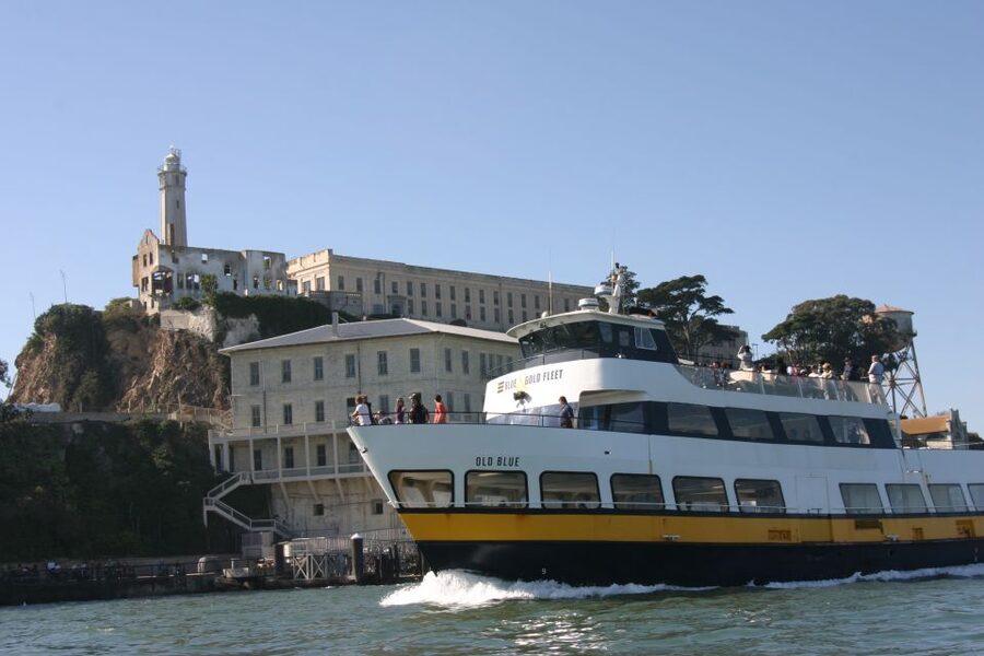 San Francisco: Inside Alcatraz Tour with Bay Cruise - The ferry to Alcatraz and the first views of the city