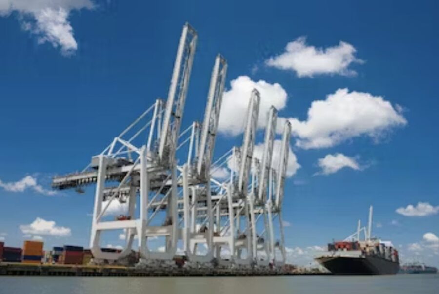 Savannah: Cruise Port Tour - Mega Yachts, Commercial Ships, and Changing River Views
