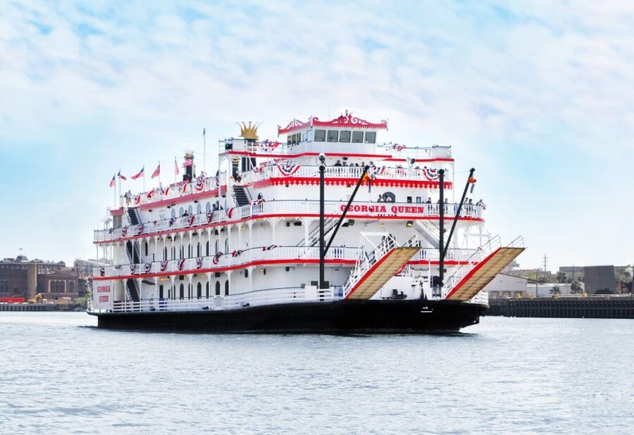 Savannah: Riverboat Narrated Harbor Sightseeing Cruise - Port traffic and the working Savannah River