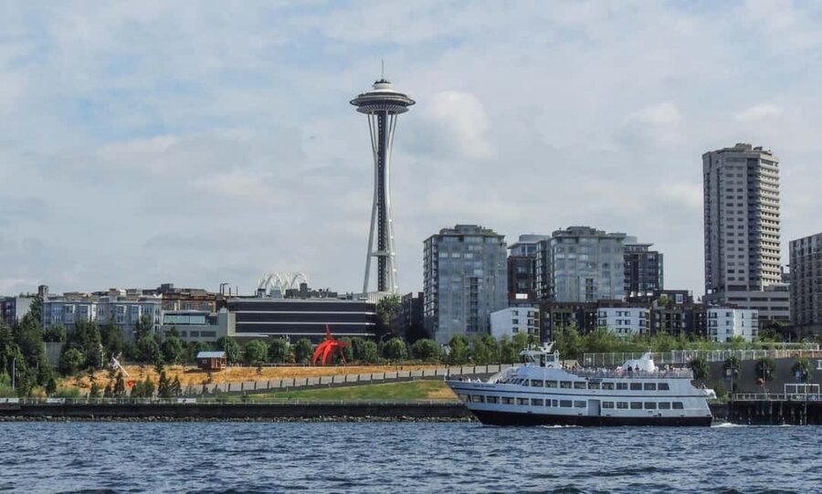 Seattle: Harbor Cruise with Local Guide - The Space Needle and the Emerald City skyline