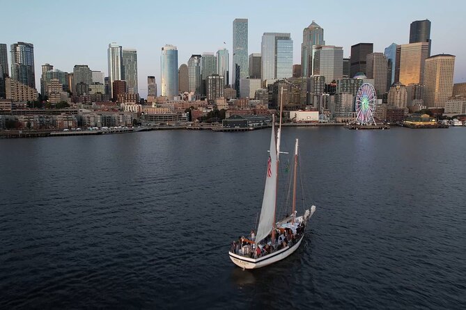 Seattle Sailing Harbor Tour - Blankets, drinks, and the practical comforts