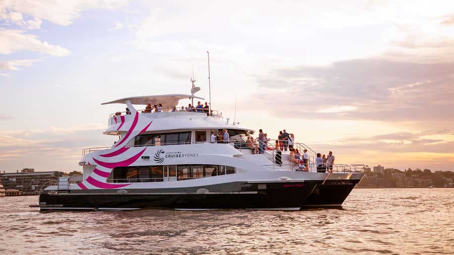 Sydney: 3-Course All Inclusive Dinner Harbour Cruise - Bridge, Opera House, and the best photo moments