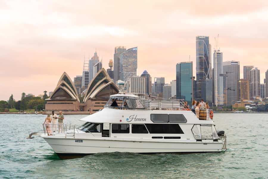 Sydney: Golden Glow Sunset Harbour Cruise with 1 Drink - Boarding at Aquarium Wharf in Darling Harbour