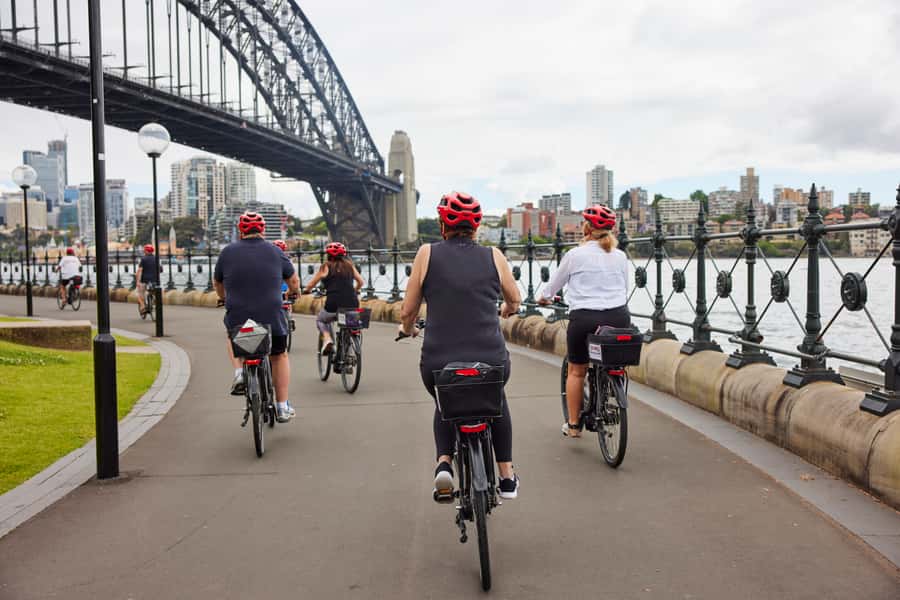 Sydney: Guided Harbour E-Bike Tour - Mrs Macquarie’s Road and Sydney’s classic view