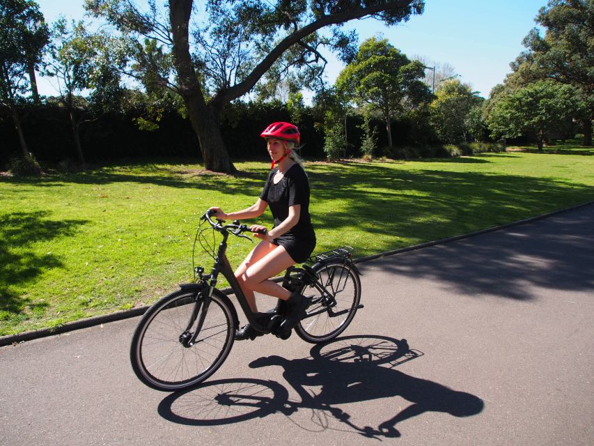 Sydney: Guided Harbour E-Bike Tour - The Opera House, Walsh Bay, and sandstone stories