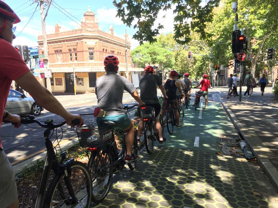 Sydney: Guided Harbour E-Bike Tour - Starting in Darlinghurst and entering the Domain