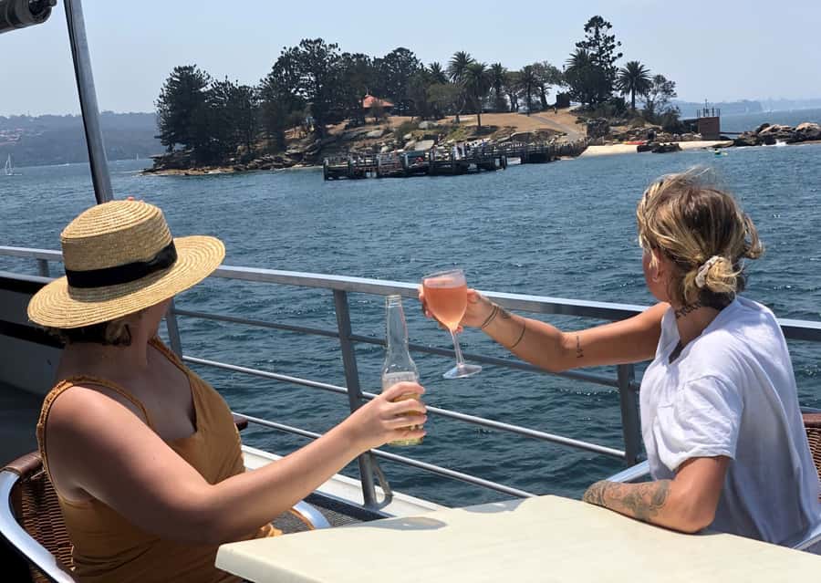 Sydney: Harbour Cruise with Buffet Lunch - A buffet lunch with more choice than expected