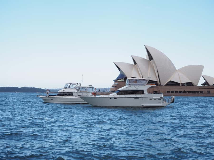 Sydney: Harbour Cruise with Gourmet BBQ Lunch, Beer and Wine - A long lunch on a compact yacht