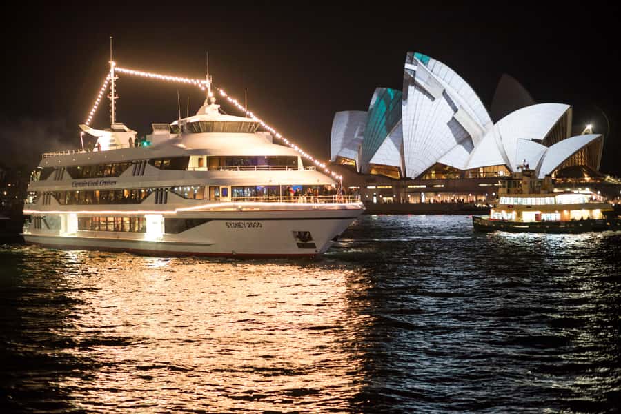 Sydney: Harbour Dinner Cruise with 3, 4 or 6-Course Menu - Who will enjoy this most
