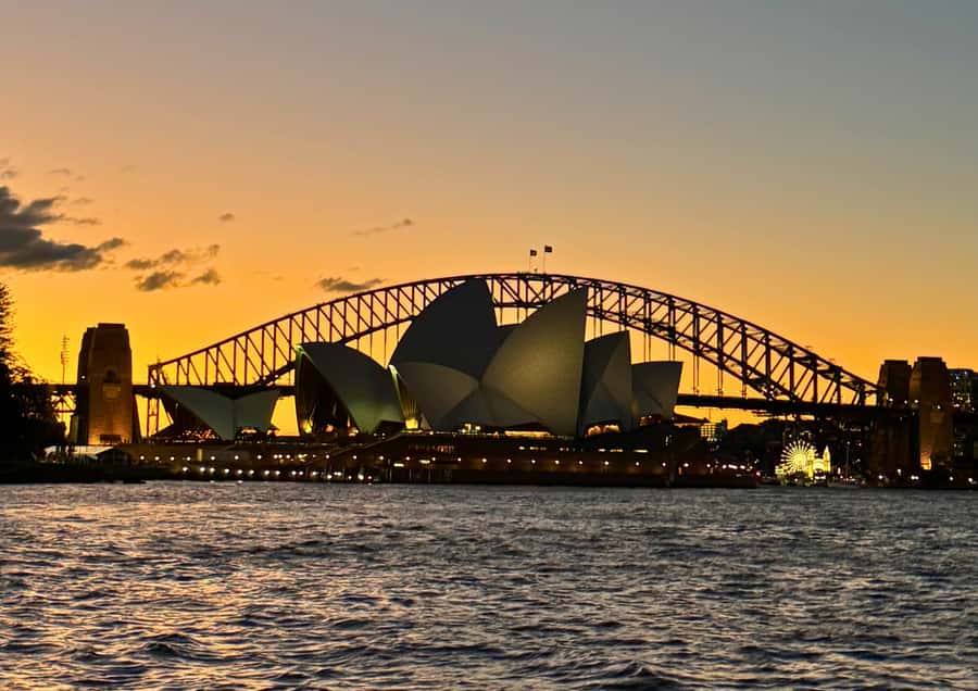 Sydney: Harbour Dinner Cruise with Buffet - Sydney Harbour at sunset, with dinner built in