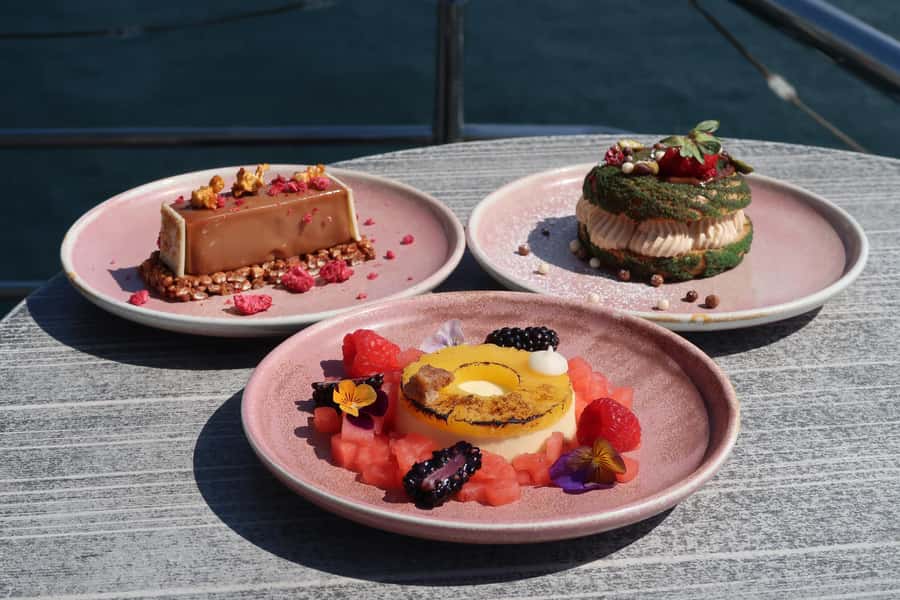 Sydney Harbour: Glass Boat Signature Dinner Cruise - Who Will Enjoy This Cruise Most