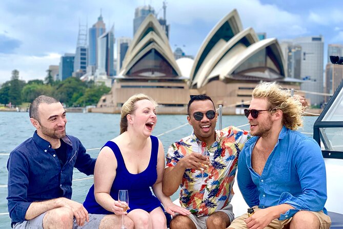 Sydney: Harbour Highlights & Aussie Bites Catamaran Cruise - Key points at a glance