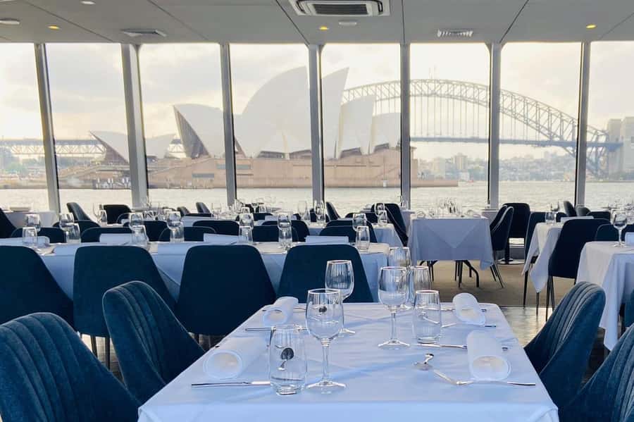 Sydney Harbour Lunch Cruise: 360° Glass Boat Views & Buffet - Why a Glass Boat Makes This Lunch Different