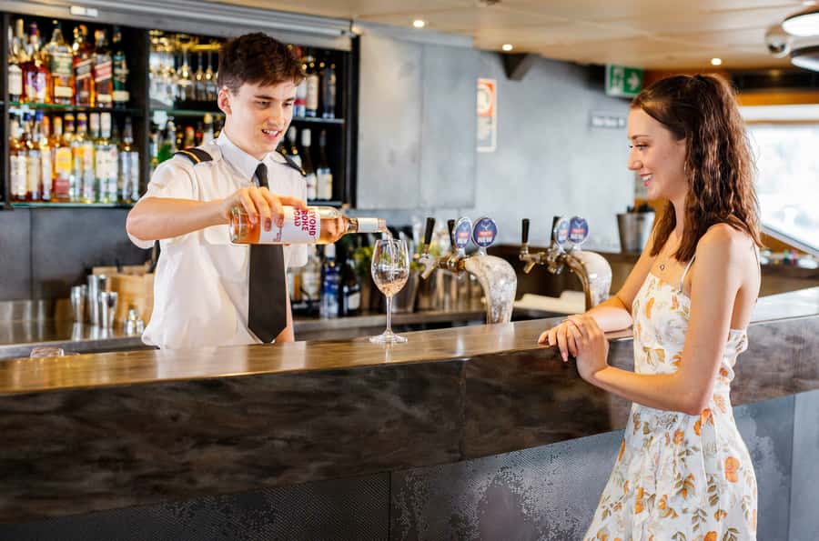 Sydney: Harbour Lunch Cruise with 2 or 3-Course Menu - Who should book this cruise?