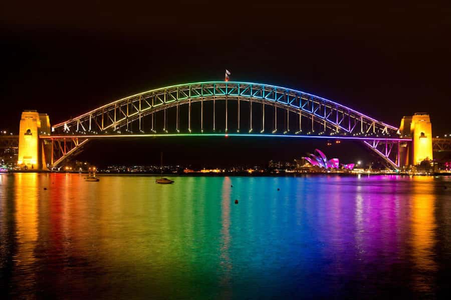 Sydney: Intimate Vivid Harbour Cruise with Canapes - Canapes, drinks, and the onboard bar