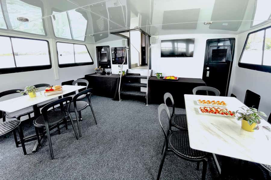Sydney: Intimate Vivid Harbour Cruise with Canapes - Booking details worth knowing