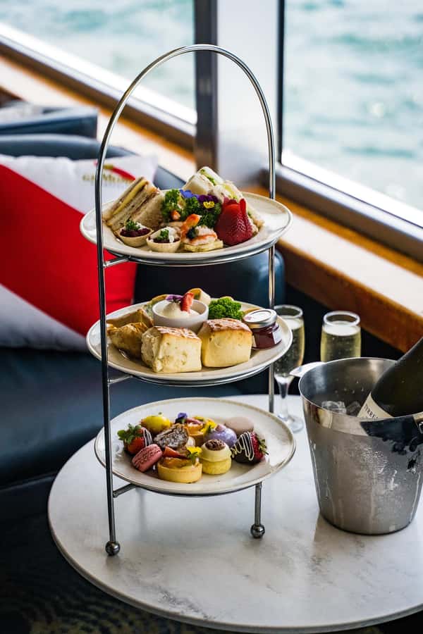 Sydney: Relaxing High Tea Cruise on Sydney Harbour - Tea, sparkling wine, and extra drinks