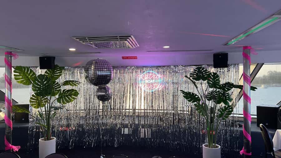 Sydney: Retro Party Cruise in Sydney Harbour with Snacks - The DJ set covers three decades of party music